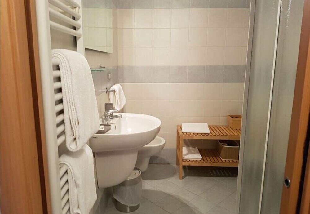 Фото Hotel Moniga