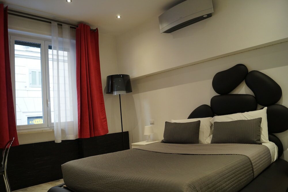 Фото Two Chic Guesthouse