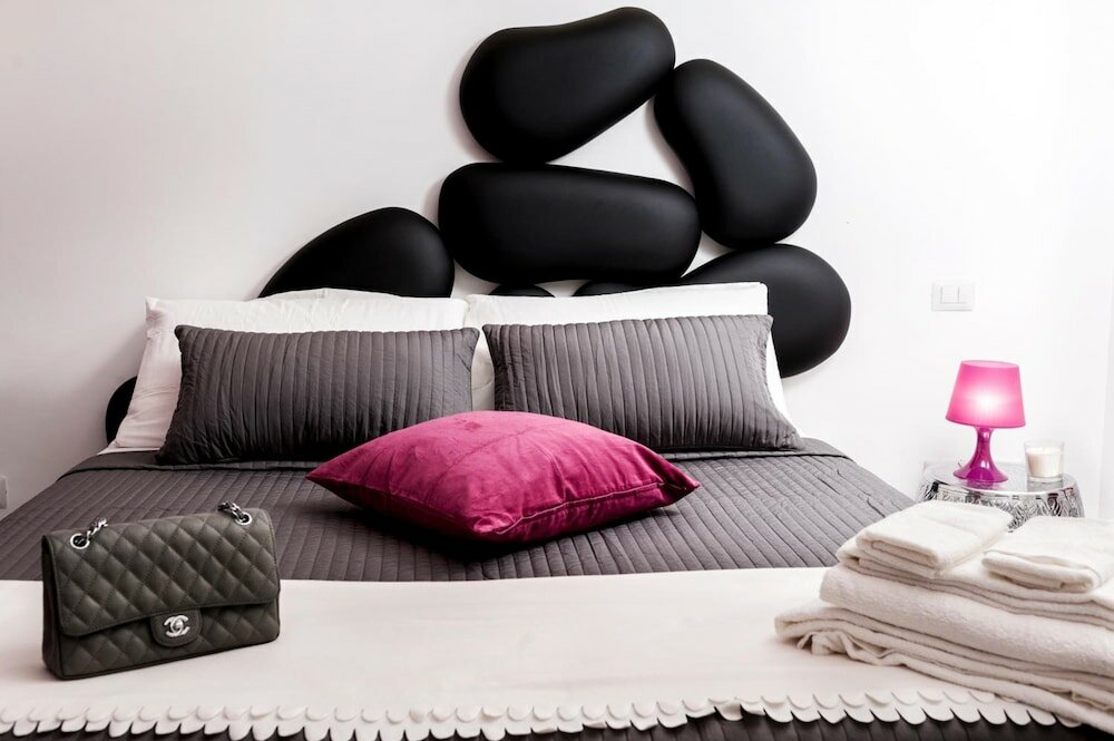 Фото Two Chic Guesthouse