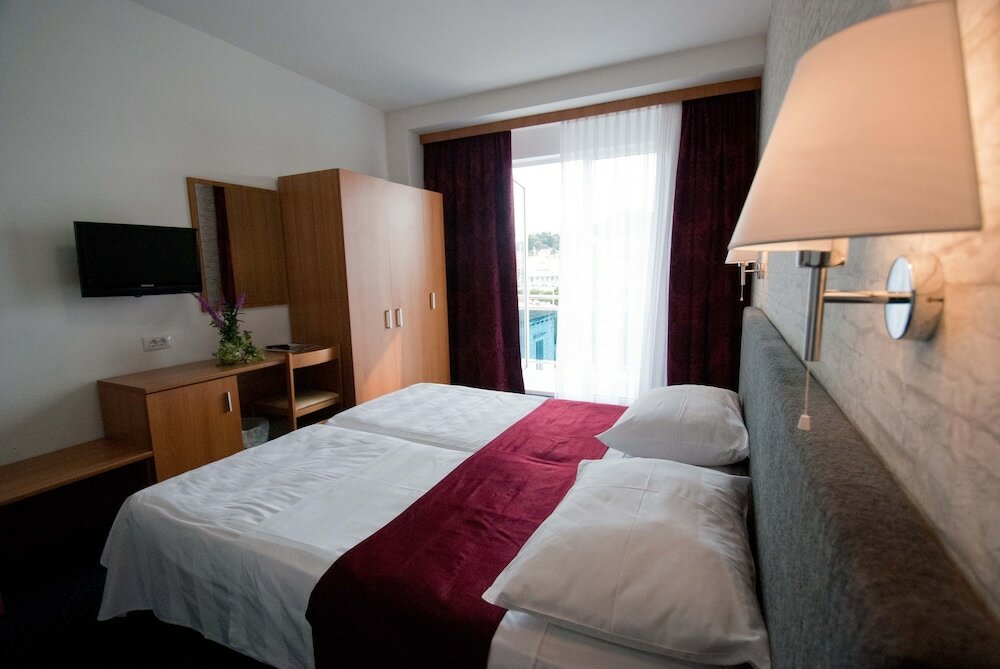 Фото Hotel Petka