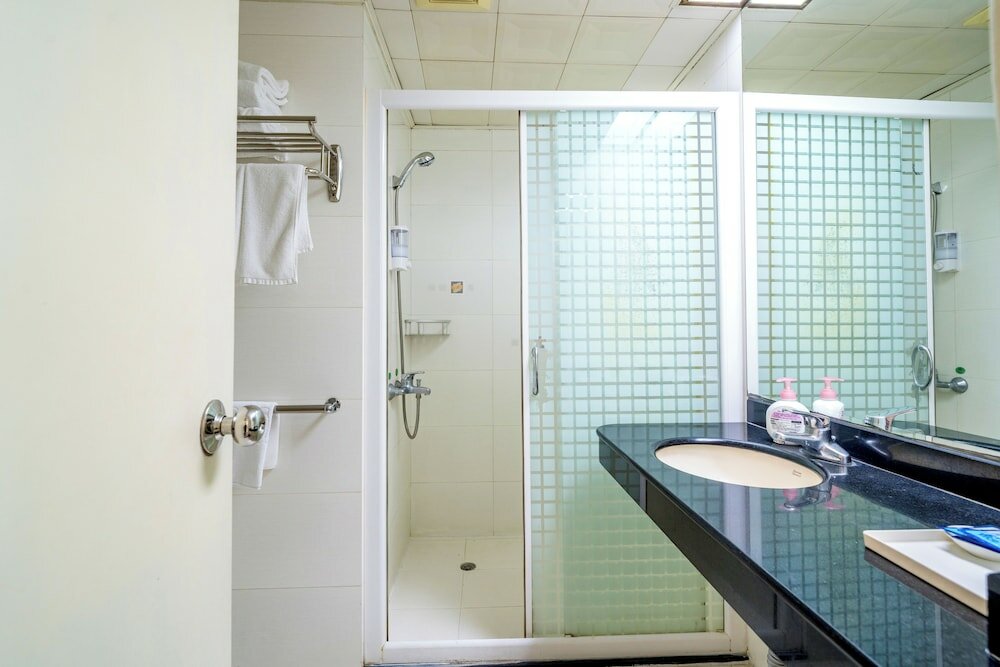 Фото Ln White House Hotel