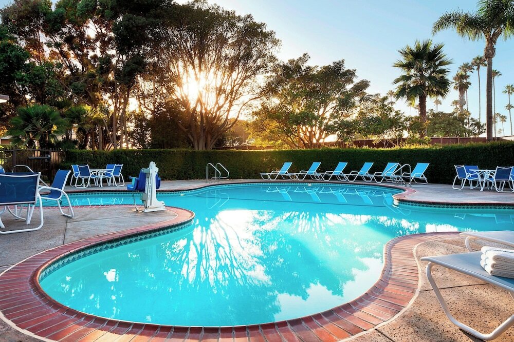 Фото Four Points by Sheraton Ventura Harbor Resort