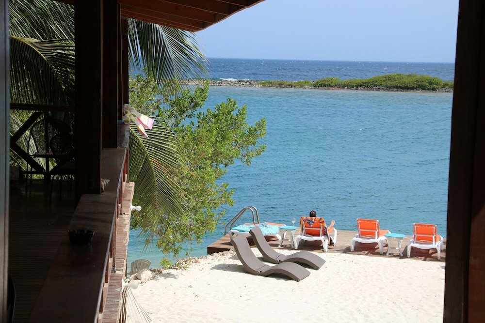 Фото Coral Reef Beach Aruba