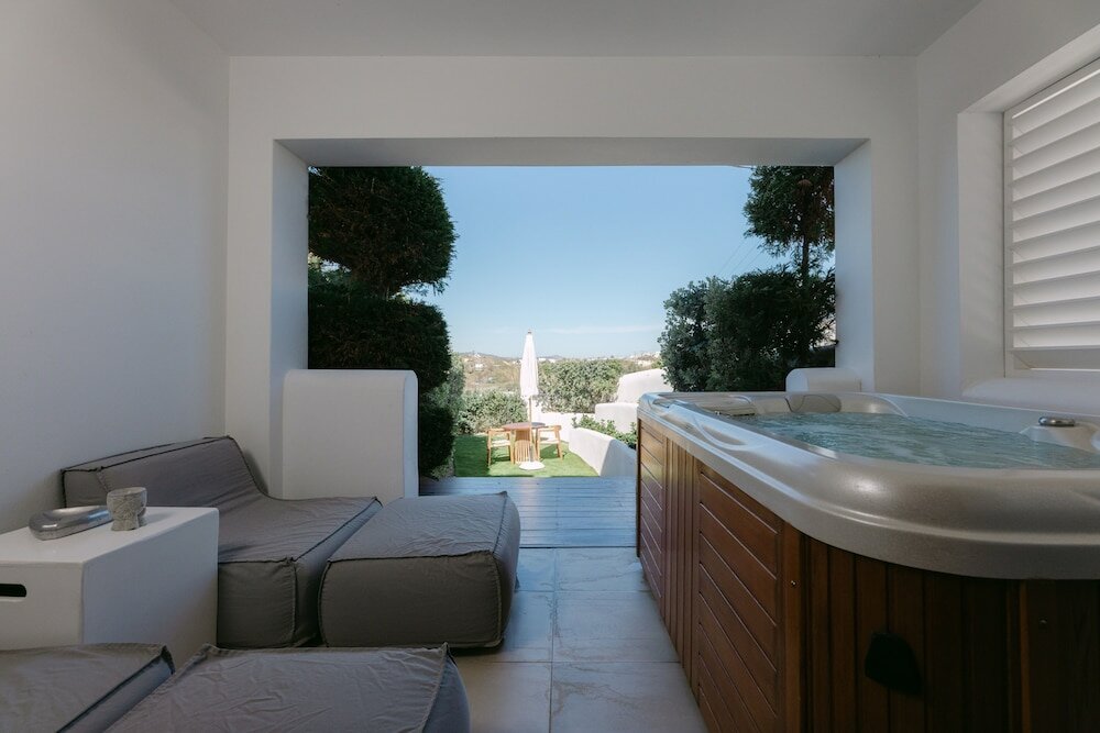 Фото 18 Grapes Hotel