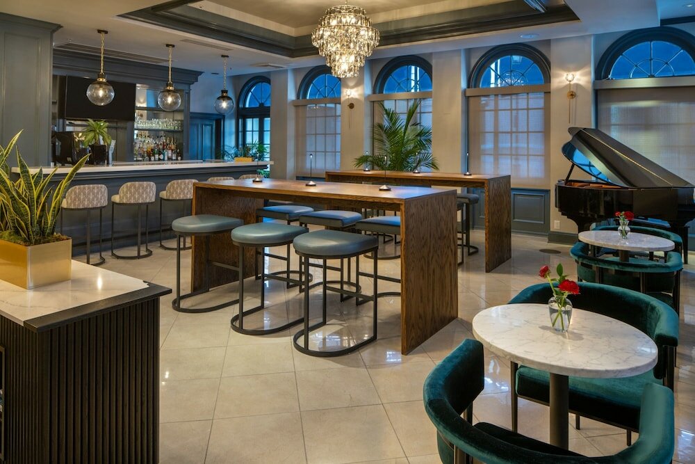 Фото Four Points by Sheraton French Quarter