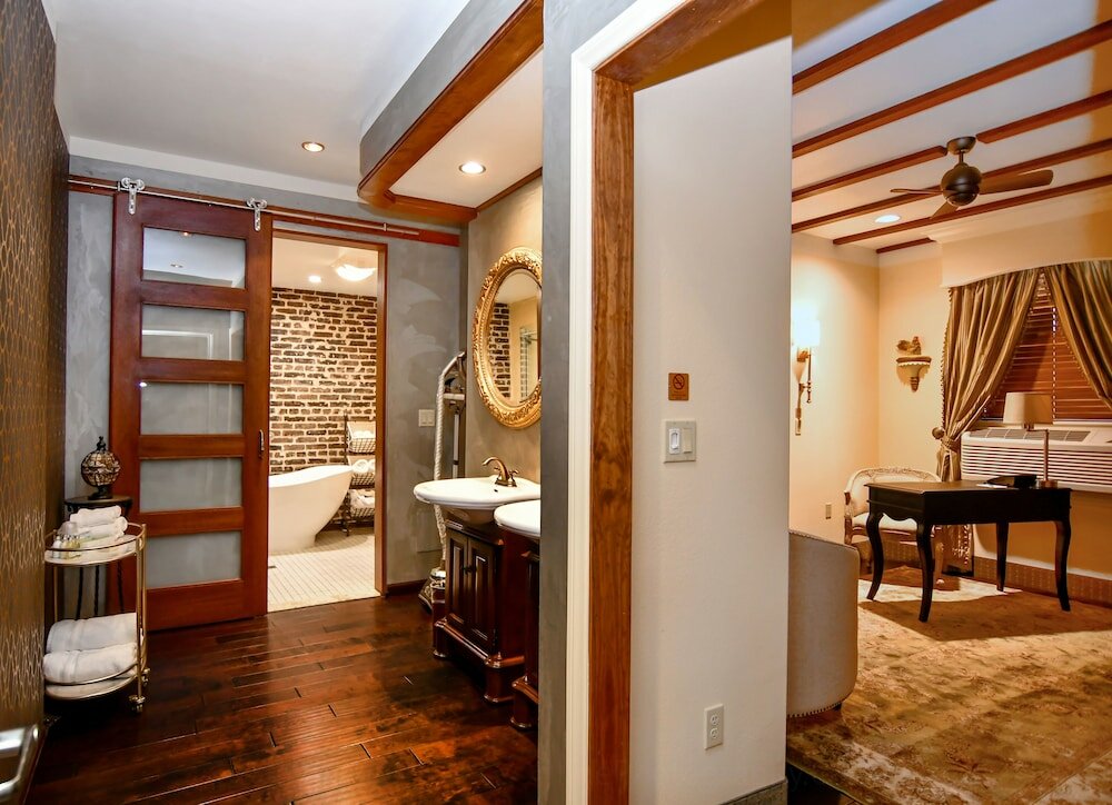 Фото Brand Plaza Hotel