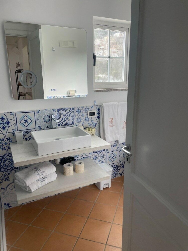 Фото Villa Mary Suites