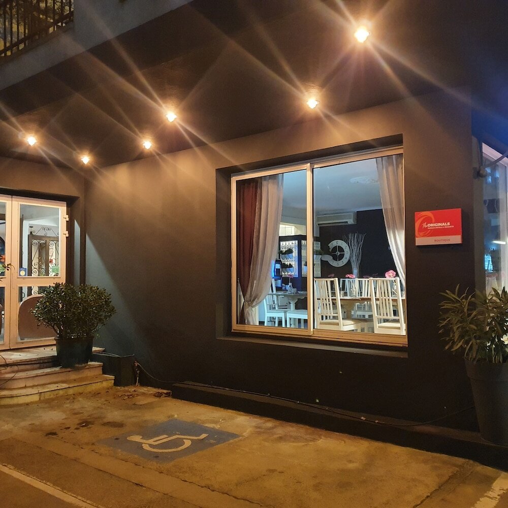 Фото The Originals Boutique, Clair Hôtel, Martigues