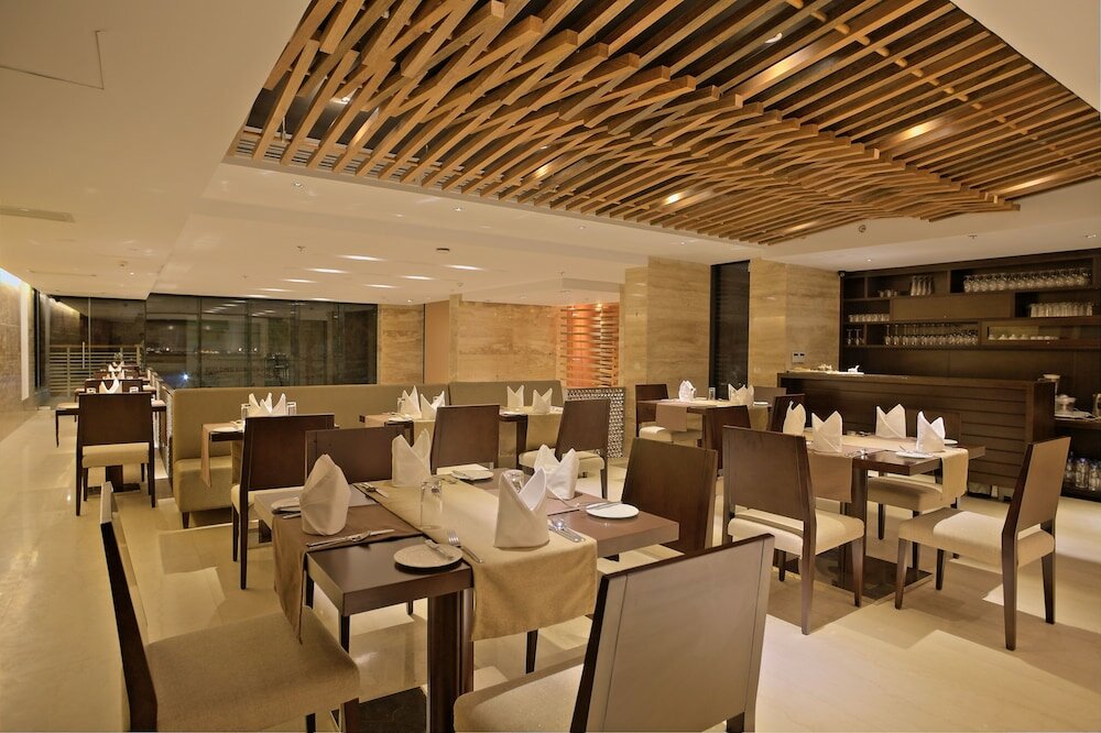 Фото Отель Lakeshore Banani