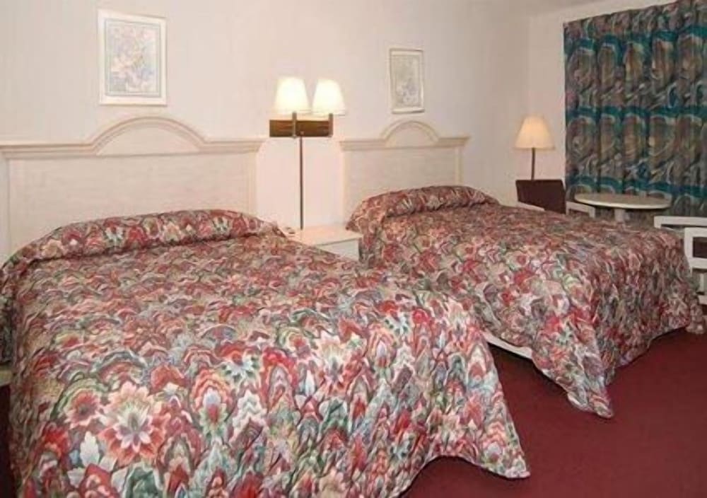 Фото Rodeway Inn Lake City I-75