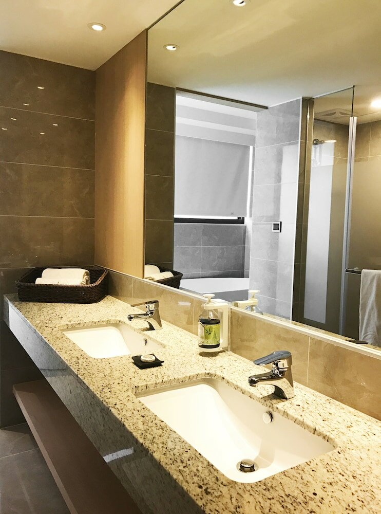 Фото Inn by the Village