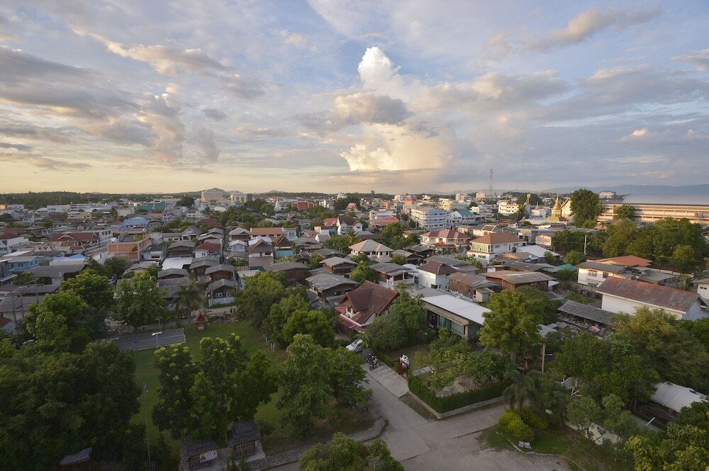 Фото Phuglong Hotel