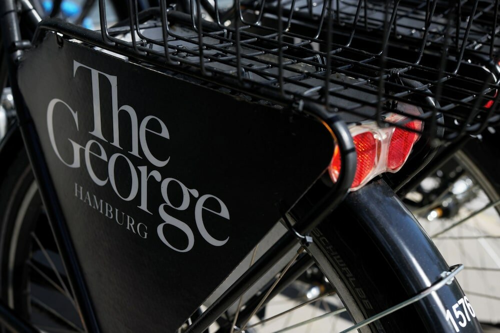Фото The George Hotel