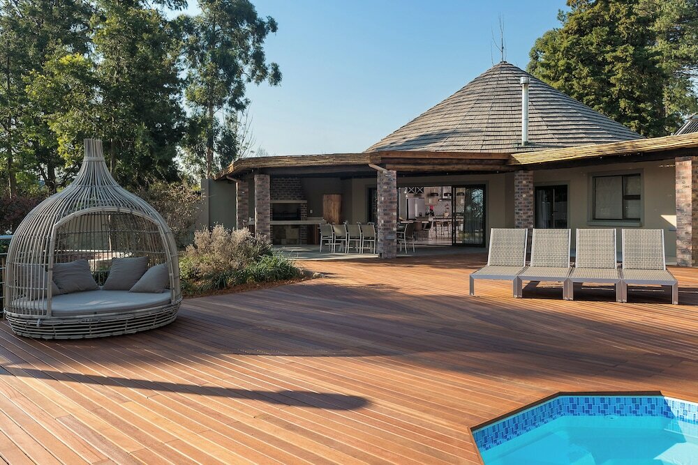 Фото Cayley Mountain Resort