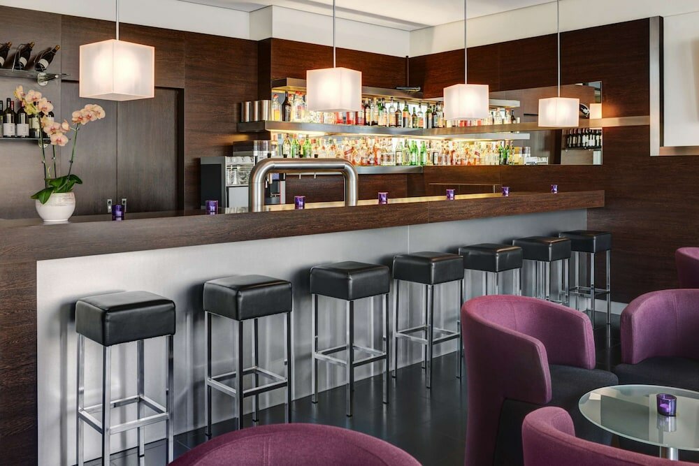 Фото IntercityHotel Hamburg Hauptbahnhof