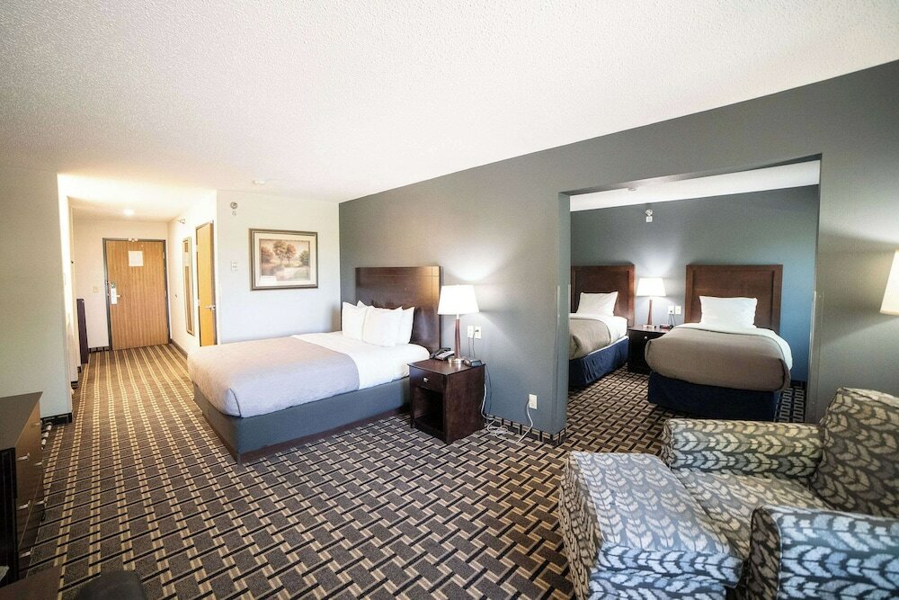 Фото Quality Inn & Suites Watertown