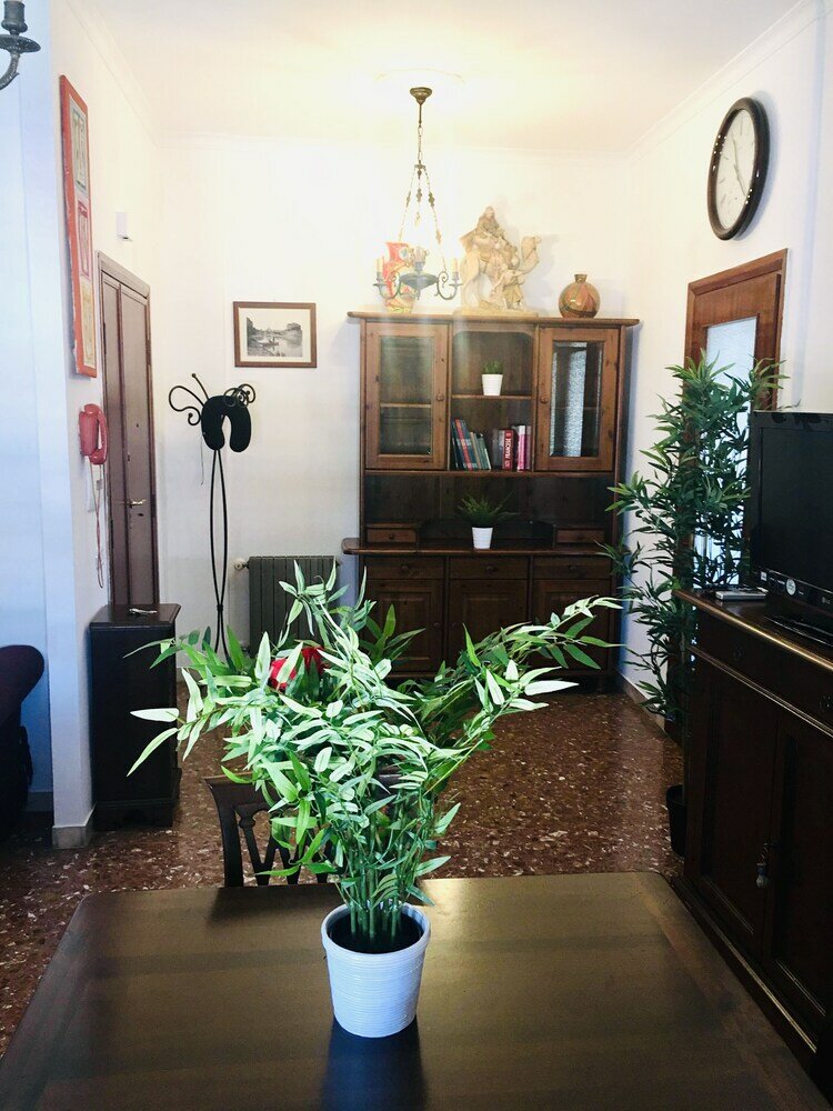 Фото Inviting 2-bed Apartment in Roma