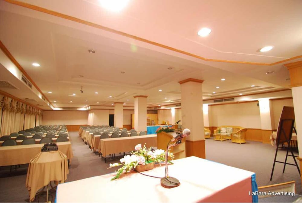 Фото Sinkiat Thani Hotel