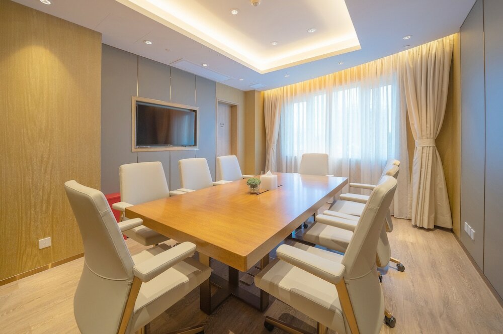 Фото Grand Dragon Hotel