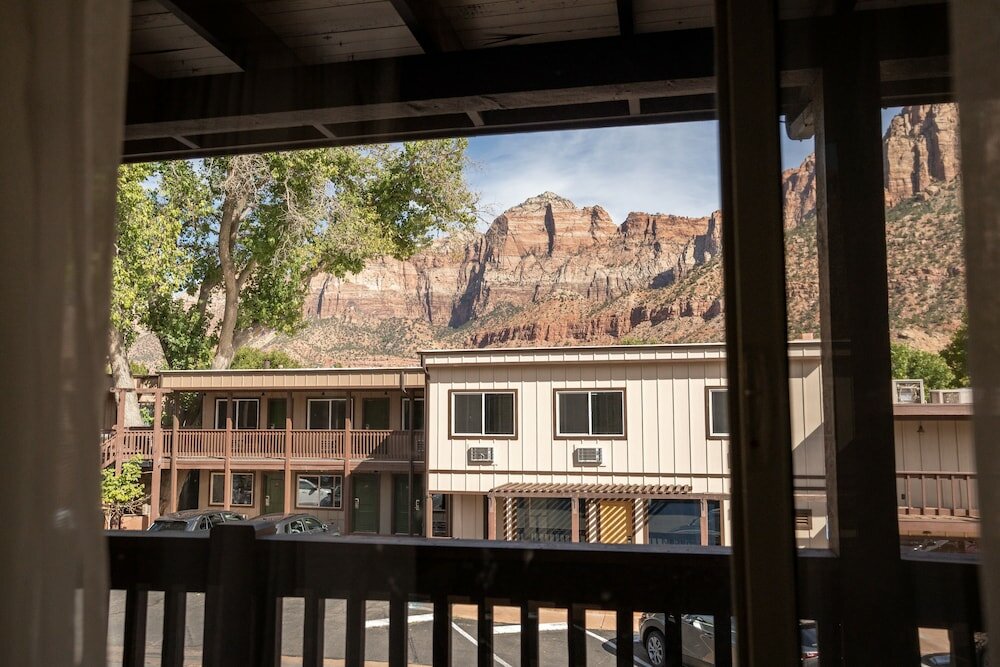 Фото Pioneer Lodge