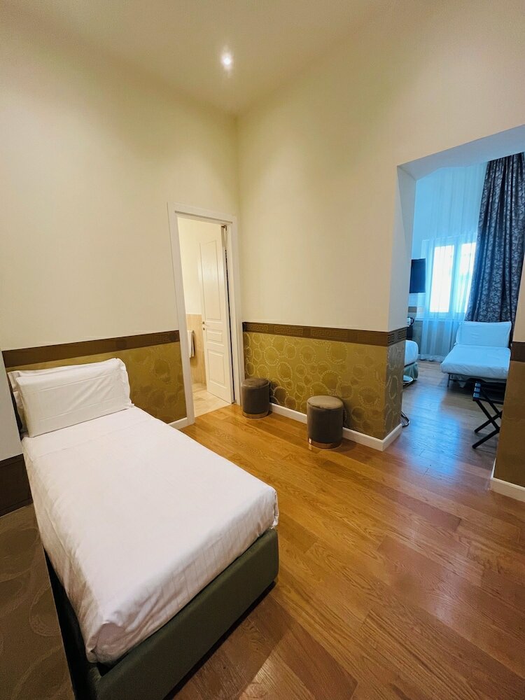 Фото The Talent Hotel