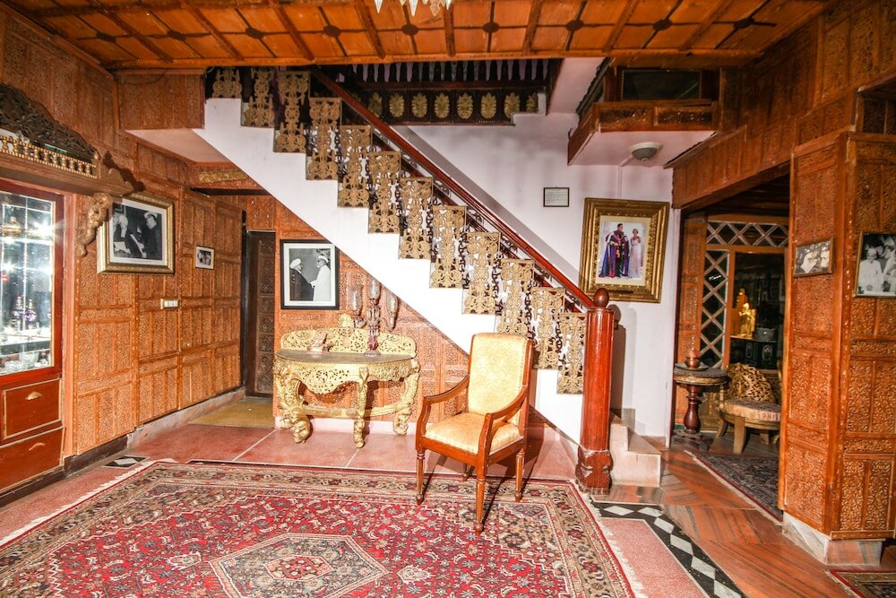 Фото WelcomHeritage Grace Hotel