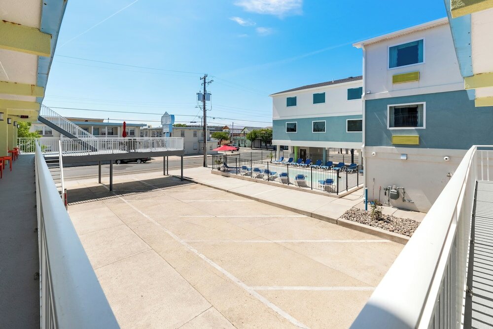 Фото Tropicana Motel