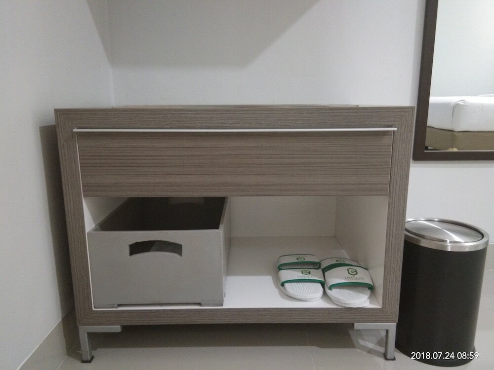 Фото Emerald Hotel