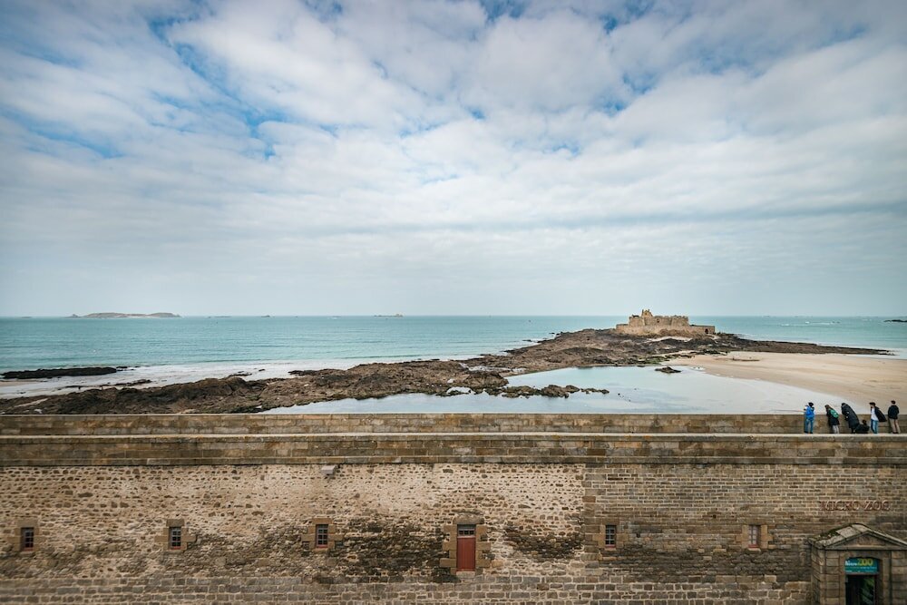 Фото Hotel France & Chateaubriand