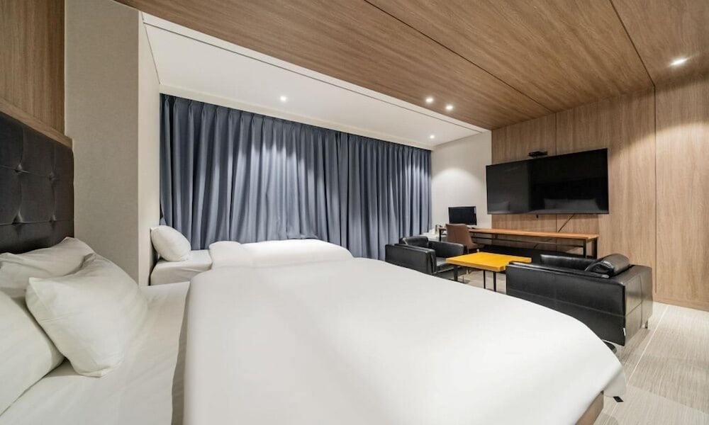 Фото F Hotel Yeongdeungpo