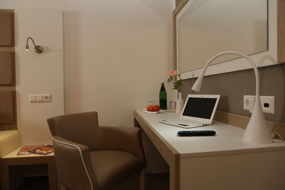 Фото Confour Hotel