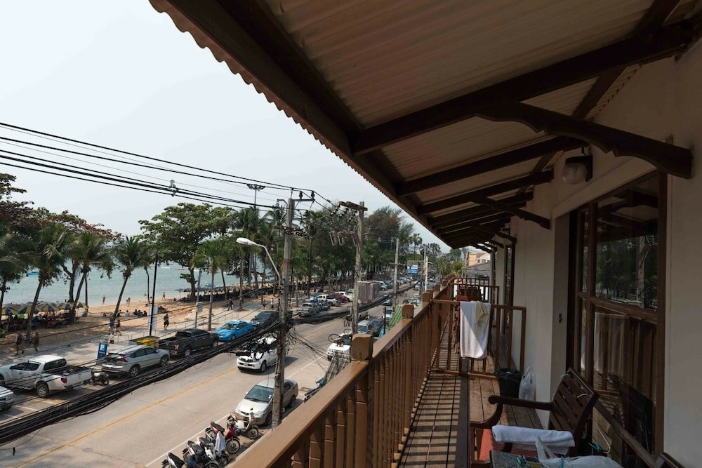 Фото Jomtien Boathouse