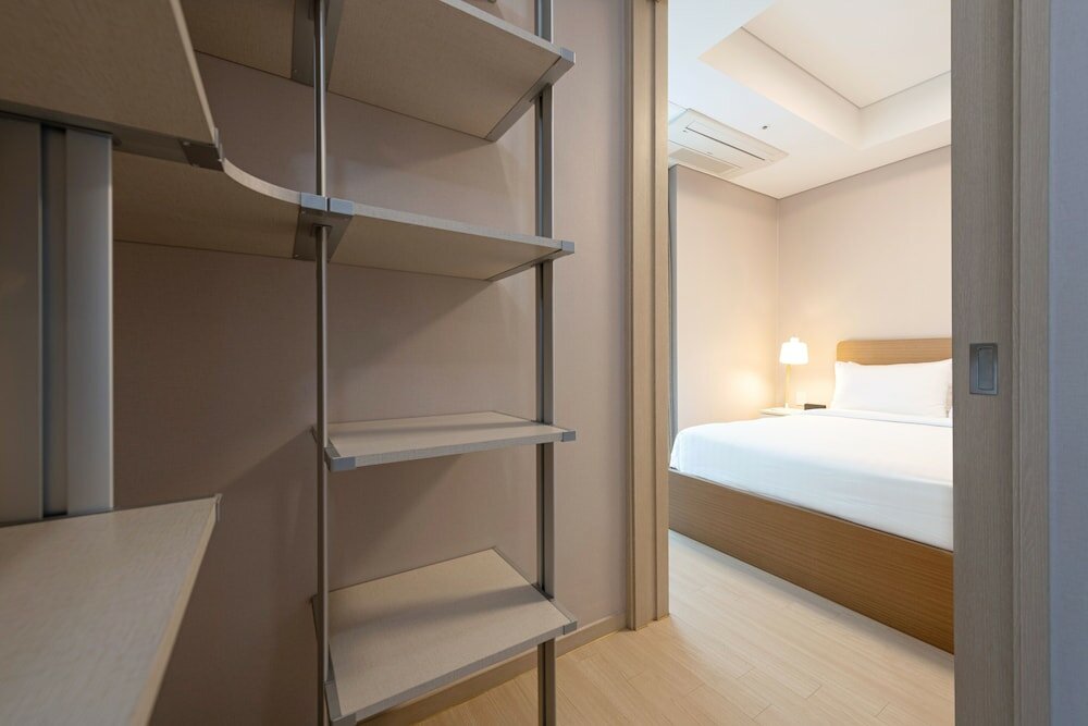 Фото Golden Tulip Incheon Airport Hotel & Suites