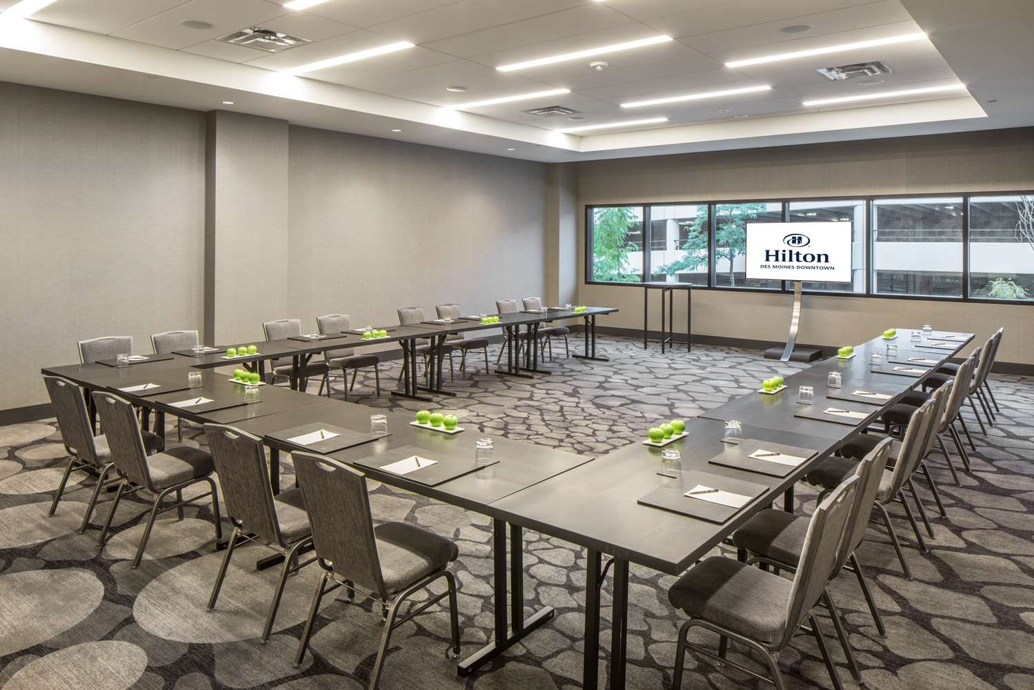Фото Hilton Des Moines Downtown