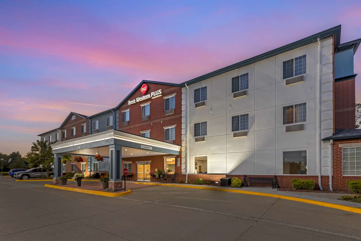 Фото Best Western Plus Des Moines West Inn & Suites