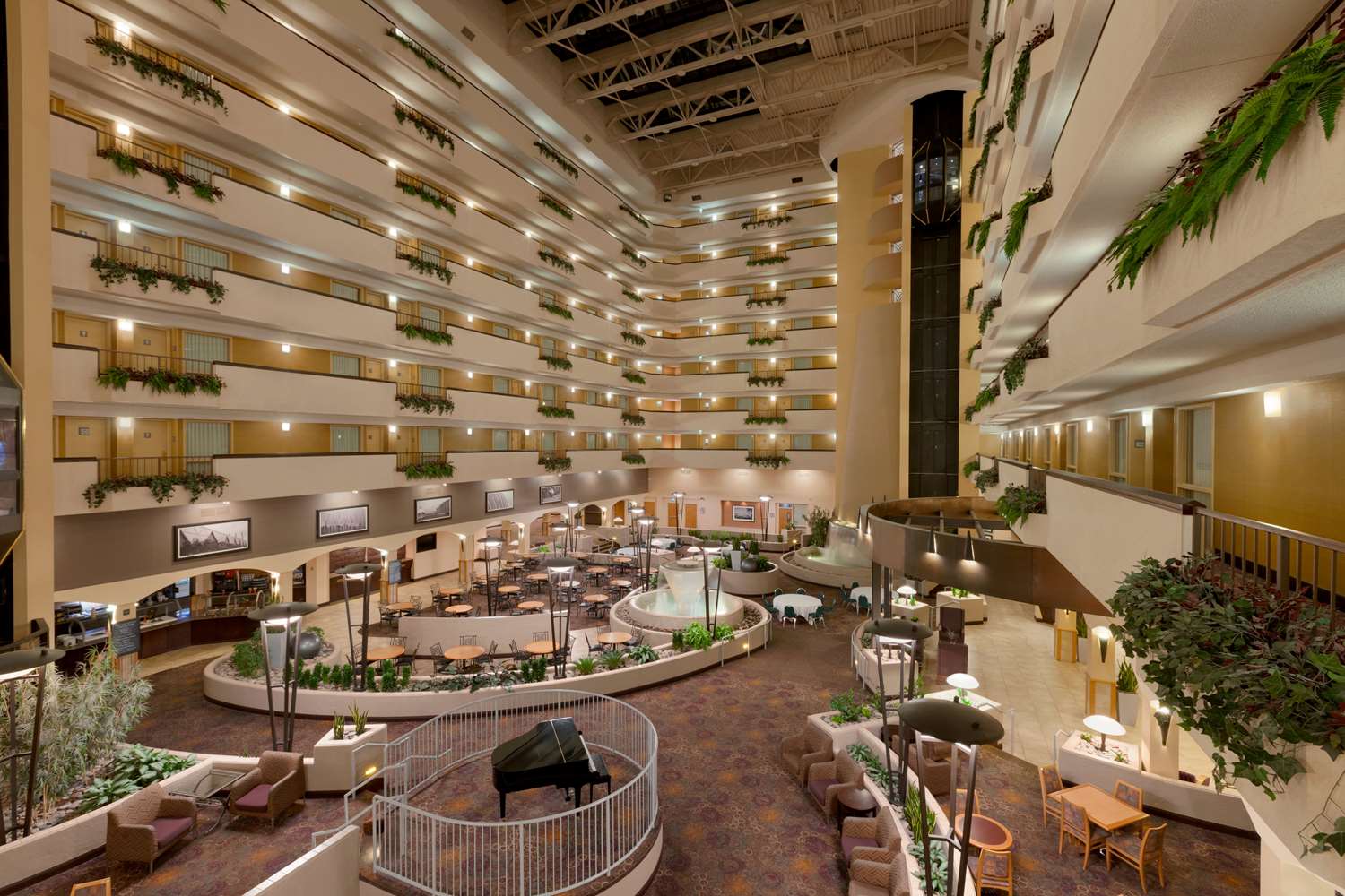 Фото Embassy Suites Hotel Kansas City - International Airport