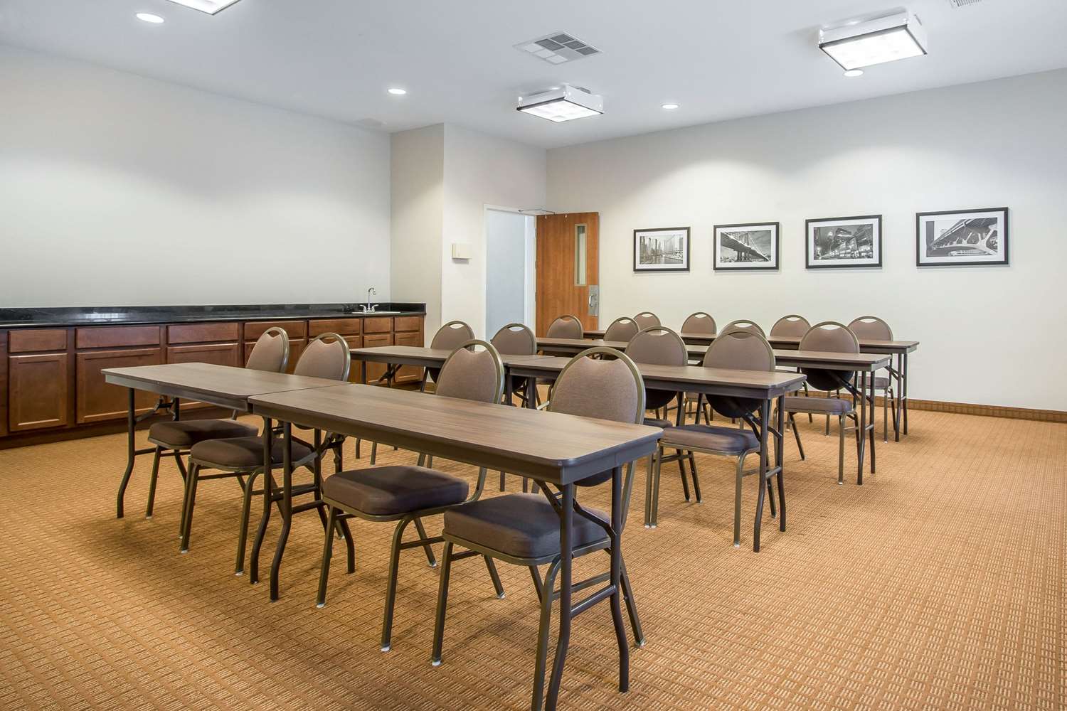 Фото Sleep Inn & Suites