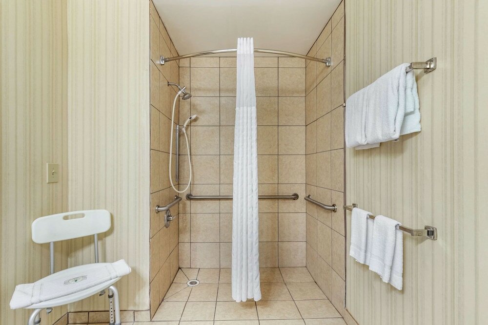 Фото Quality Inn San Antonio Fiesta at Six Flags