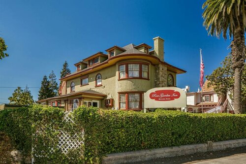 Гостиница Rose Garden Inn в Окленде