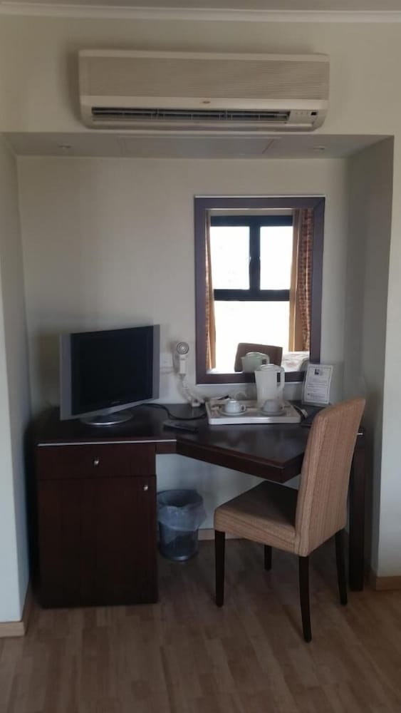 Фото Livadhiotis City Hotel