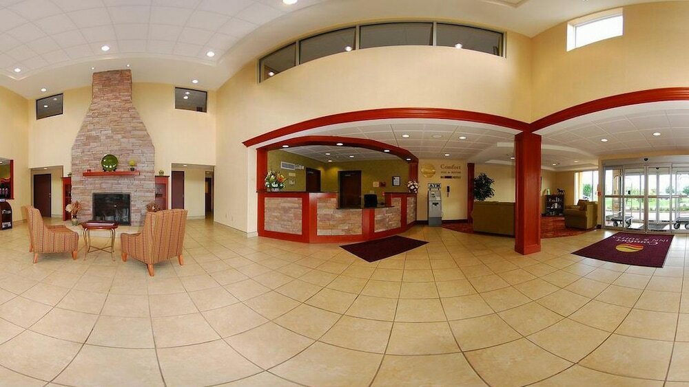 Фото Comfort Inn & Suites