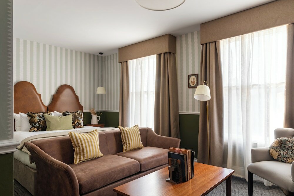 Фото The Drayton Court Hotel