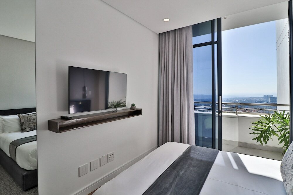 Фото Reserved Suites Illovo