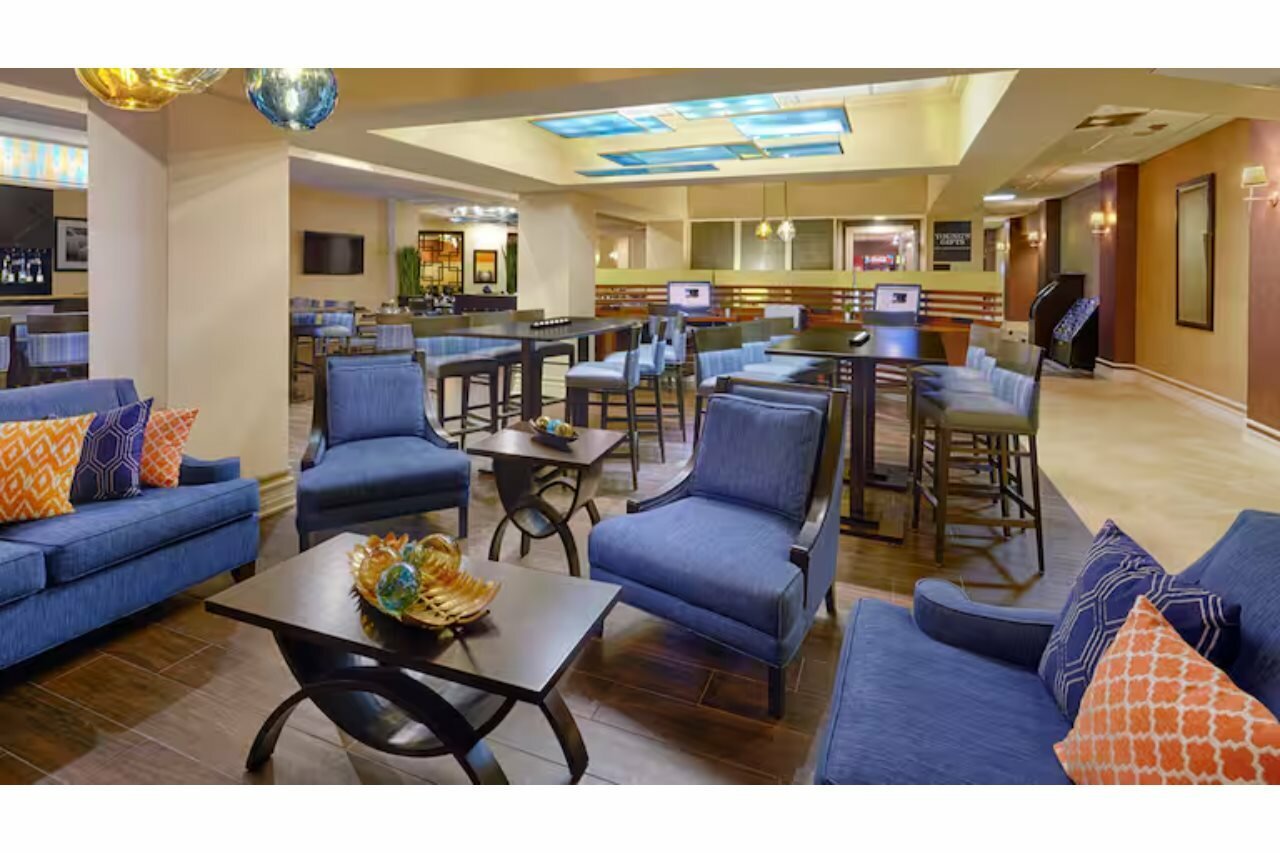 Фото Doubletree by Hilton Orlando Downtown