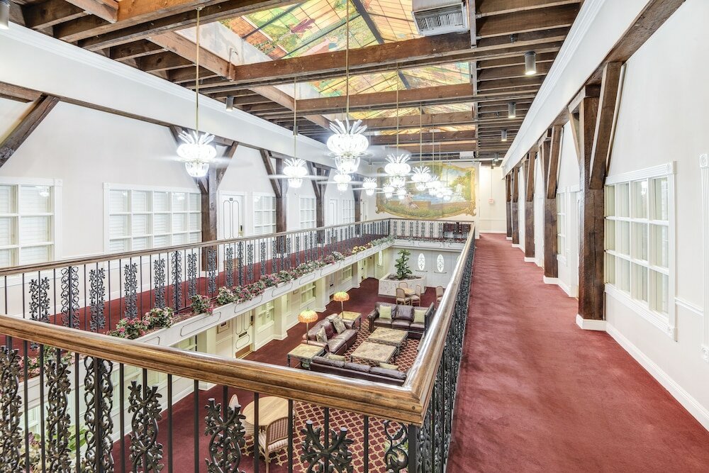 Фото Plaza Suites Downtown New Orleans