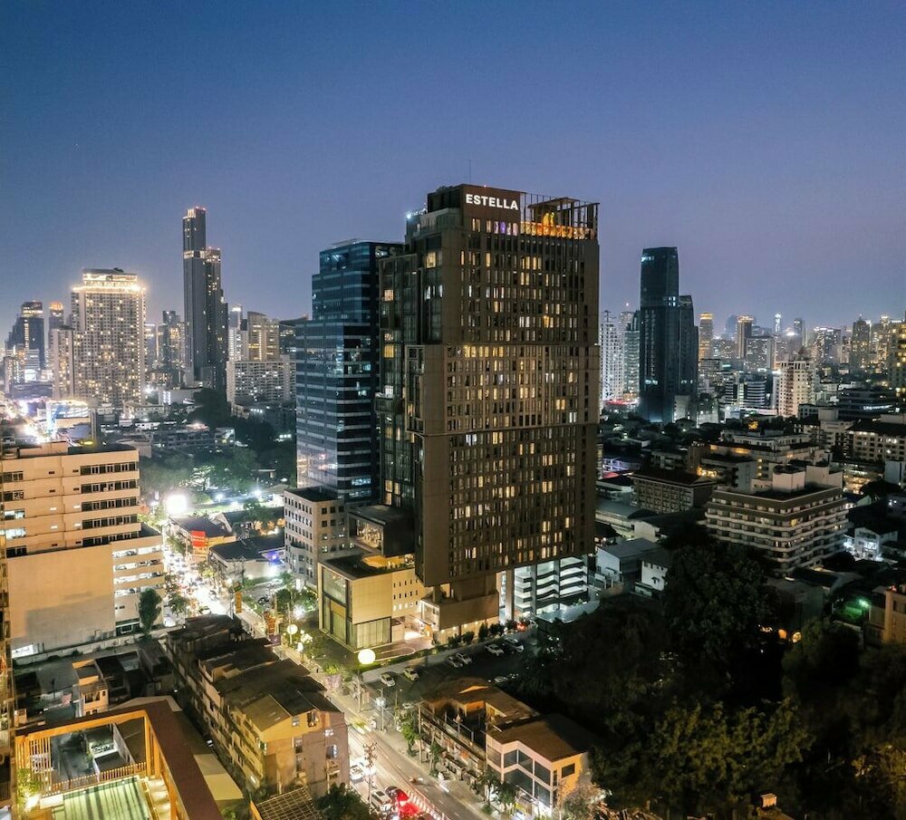 Hotel Movenpick Residences Ekkamai Bangkok, Bangkok, photo