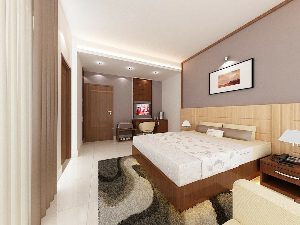 Фото Royal Raj Hotel
