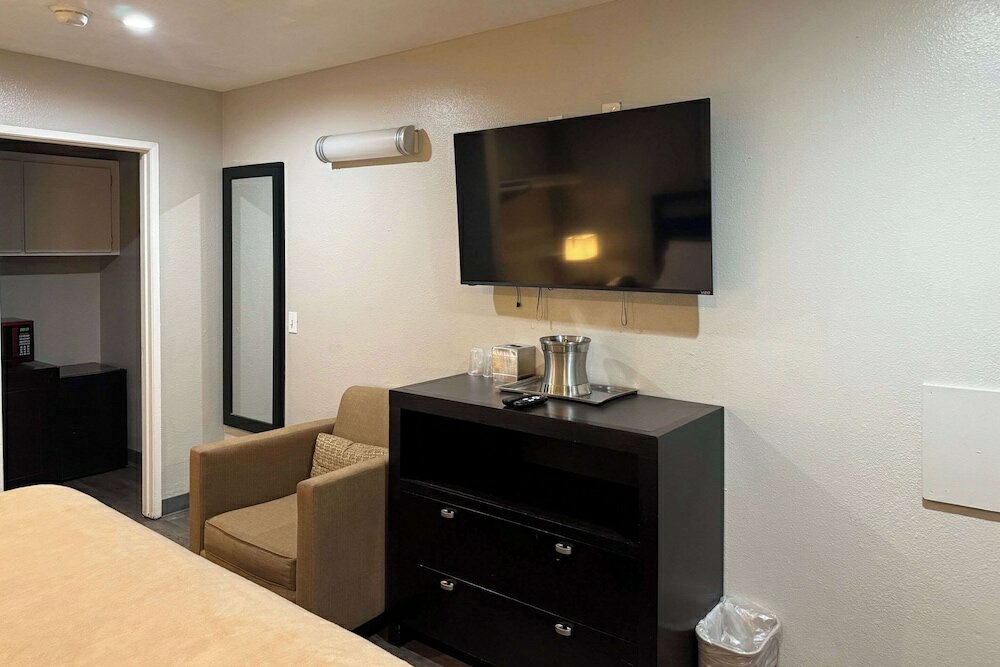 Фото El Cajon Inn & Suites