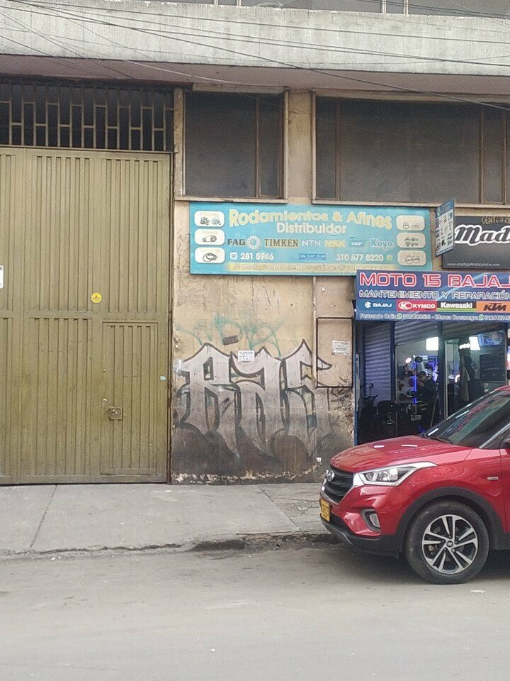 Car service, auto repair Moto 15 bajaj, Bogota, photo