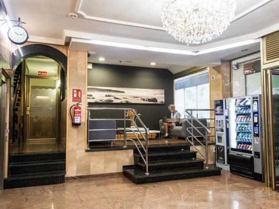 Фото Hotel Adonis Plaza